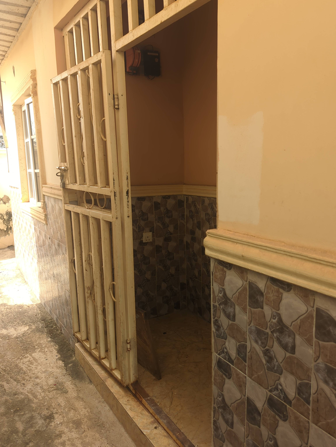 Self-Contain for Rent on Leha Road, Ado